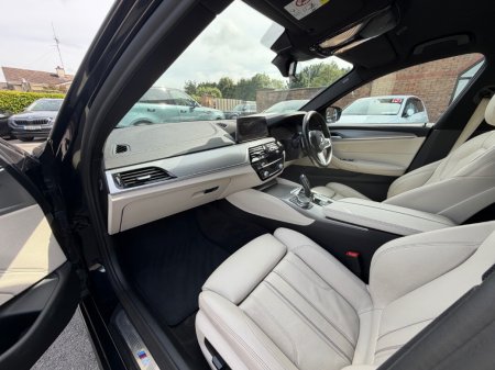 2020 BMW 5-Series - photo 14