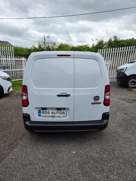 2023 Fiat Doblo - photo 5