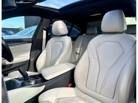 2022 BMW 5-Series - photo 14