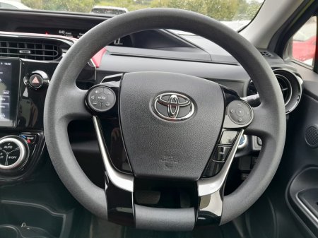 2017 Toyota Aqua - photo 17