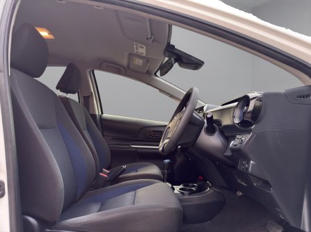 2020 Toyota Aqua - photo 10