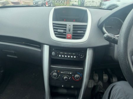 2012 Peugeot 207 - photo 20