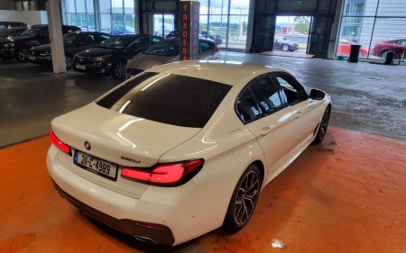 2021 BMW 5-Series - photo 2