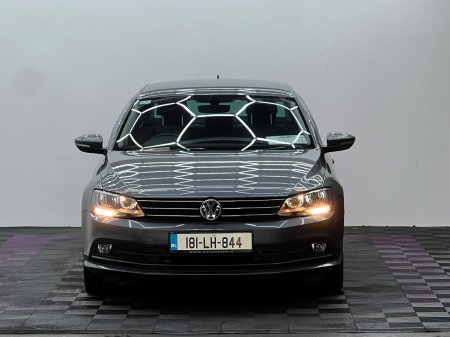2018 Volkswagen Jetta - photo 2
