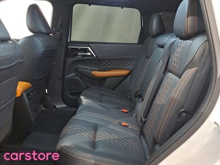 2024 Mitsubishi Outlander - photo 10