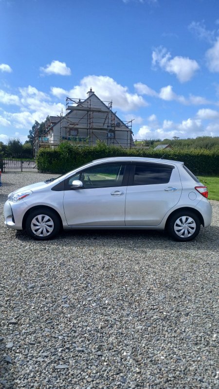 2018 Toyota Vitz - photo 5