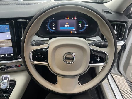 2025 Volvo V60 - photo 8