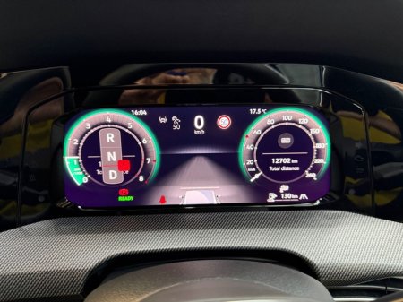 2025 Volkswagen Golf - photo 36