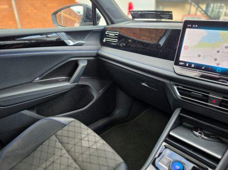 2025 Volkswagen Tiguan - photo 27