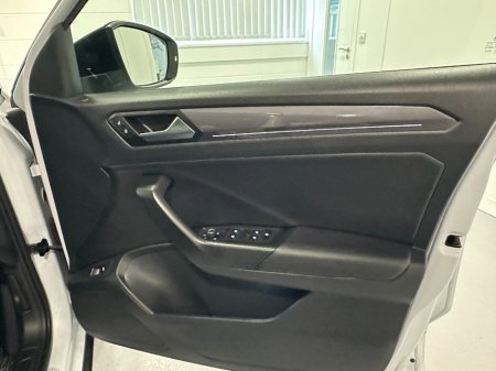 2021 Volkswagen T-Roc - photo 23