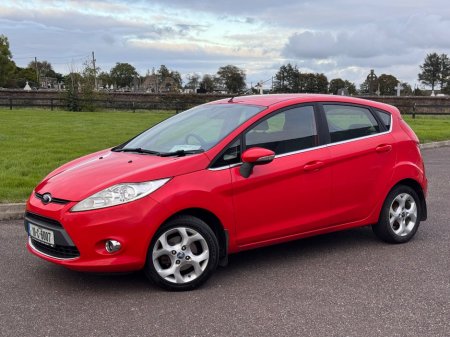 2010 Ford Fiesta - photo 2