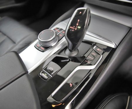 2022 BMW 5-Series - photo 21