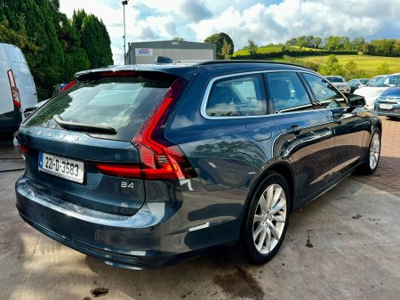 2022 Volvo V90 - photo 6