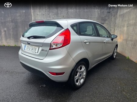 2017 Ford Fiesta - photo 2