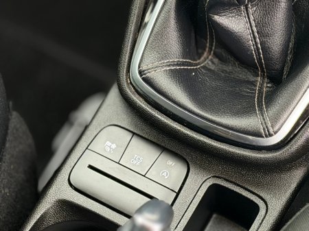 2020 Ford Fiesta - photo 11