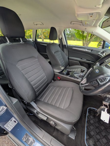 2020 Ford Mondeo - photo 19