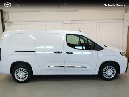 2026 Toyota Proace City - photo 2