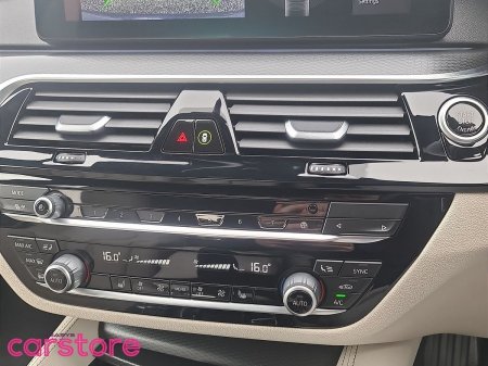 2022 BMW 5-Series - photo 28