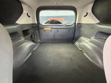 2014 Toyota Land Cruiser - photo 11