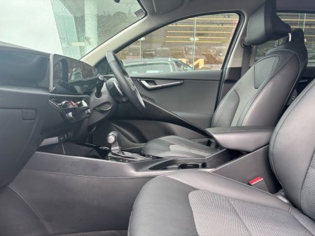 2023 Kia Niro - photo 4
