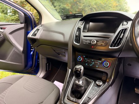 2016 Ford Focus - photo 13