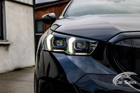 2025 BMW 5-Series - photo 7
