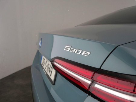 2025 BMW 5-Series - photo 24