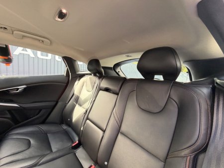 2019 Volvo V40 - photo 40