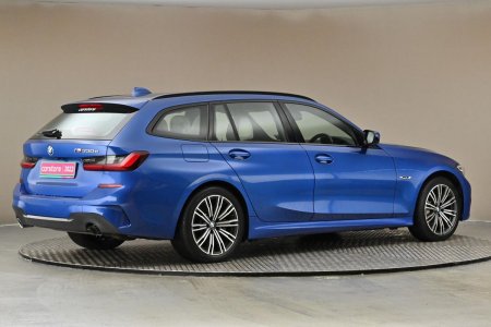 2022 BMW 3-Series - photo 10