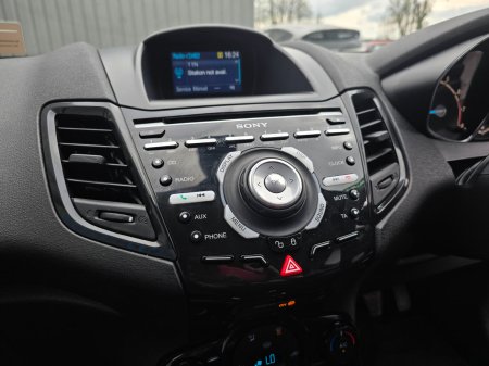 2015 Ford Fiesta - photo 16