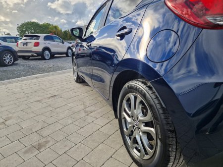 2017 Mazda Demio - photo 10