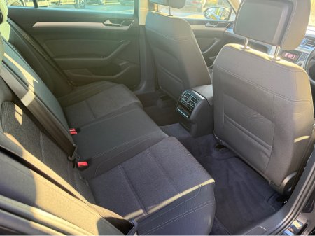 2017 Volkswagen Passat - photo 11