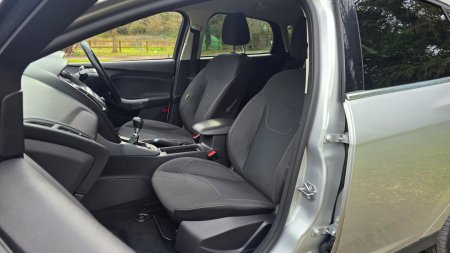 2018 Ford Focus - photo 16
