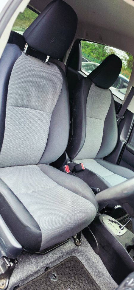 2014 Toyota Vitz - photo 9