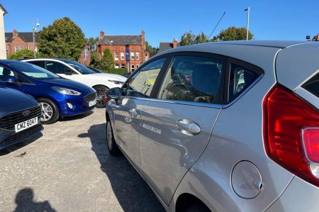 2017 Ford Fiesta - photo 38