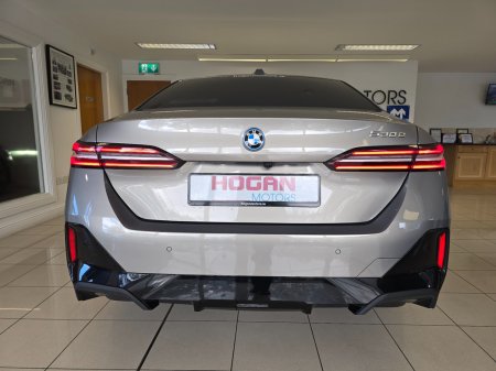 2025 BMW 5-Series - photo 5