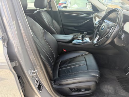 2022 BMW 5-Series - photo 21