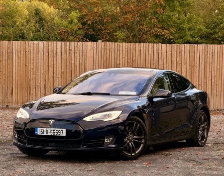 2015 Tesla Model S - photo 2