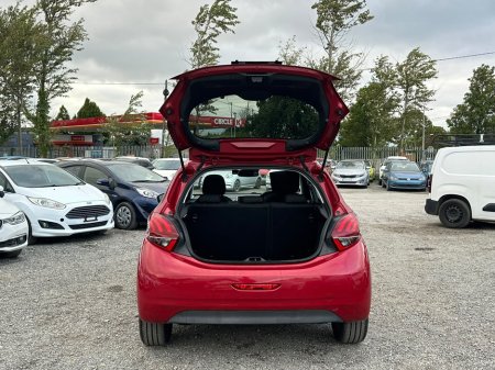 2017 Peugeot 208 - photo 9