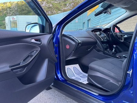 2016 Ford Focus - photo 15