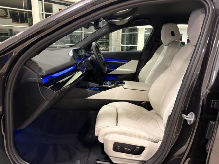 2026 BMW 5-Series - photo 15