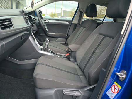 2024 Volkswagen T-Roc - photo 18