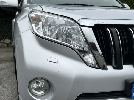 2016 Toyota Land Cruiser - photo 12