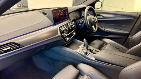 2022 BMW 5-Series - photo 24