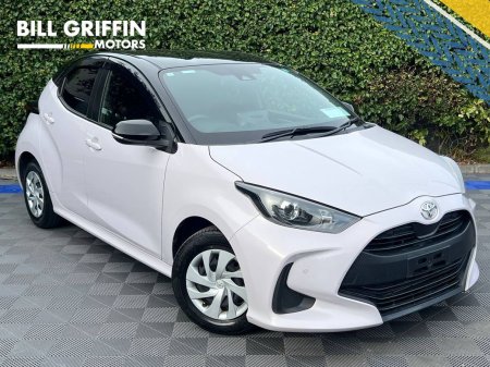 2021 Toyota Yaris 1.0 AUTO // AIR CONDITIONING // LANE ASSIST // REVERSE CAMERA