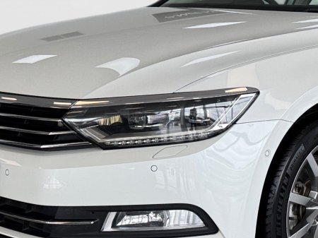 2018 Volkswagen Passat - photo 9