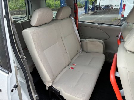 2018 Nissan Serena - photo 11