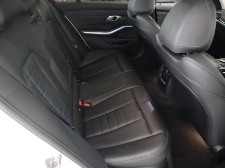 2022 BMW 3-Series - photo 27