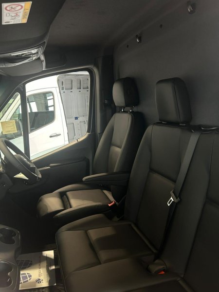 2026 Mercedes-Benz Sprinter - photo 9