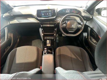 2023 Peugeot 2008 - photo 2